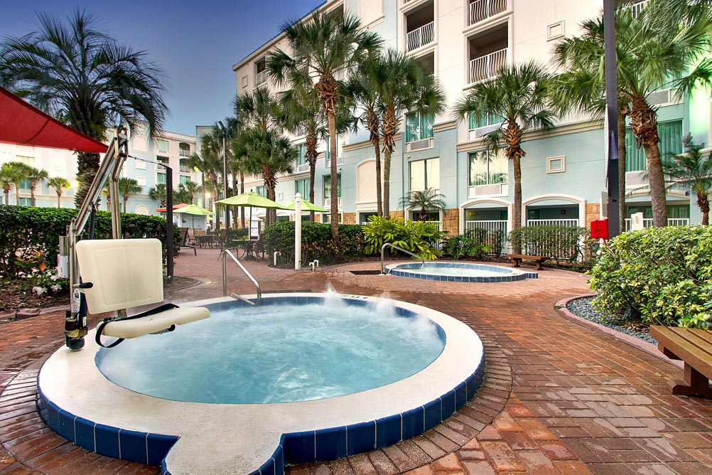 Roch Capital Acquires 503-key Newly Renovated Holiday Inn Resort Orlando Lake Buena Vista